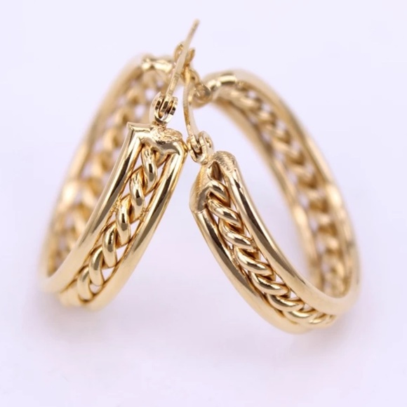 Gold plated 30mm hoop earrings - Picture 3 of 5